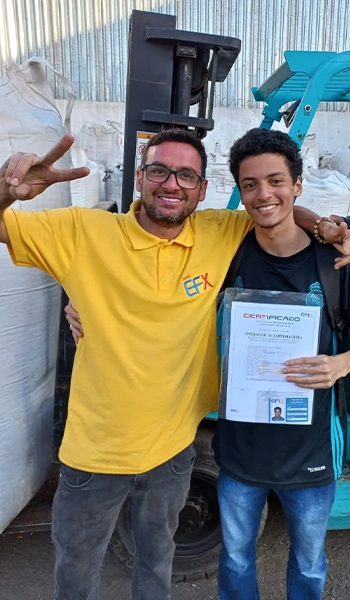Aluno-certificado-curso-de-empilhadeira2