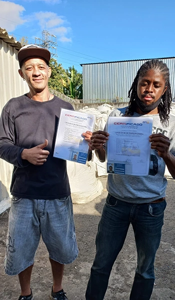 Aluno-certificado-curso-de-empilhadeira3