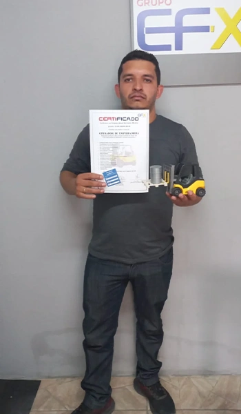 Aluno-certificado-curso-de-empilhadeira7